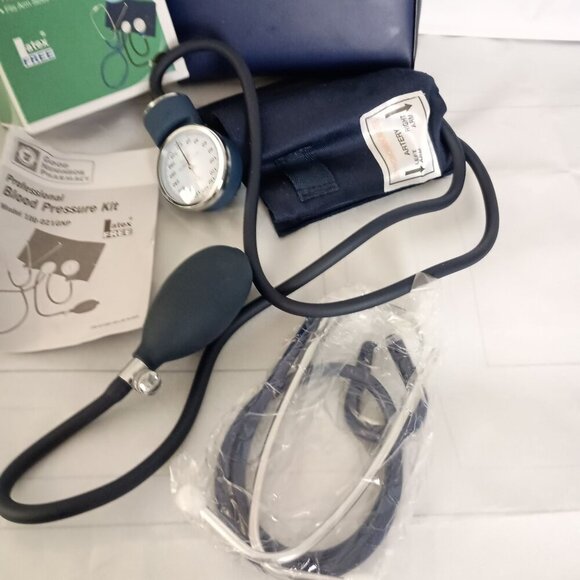 Good Neighbor Pharmacy Blood Pressure Kit w/ Stethoscope & Case NIB - Picture 4 of 8